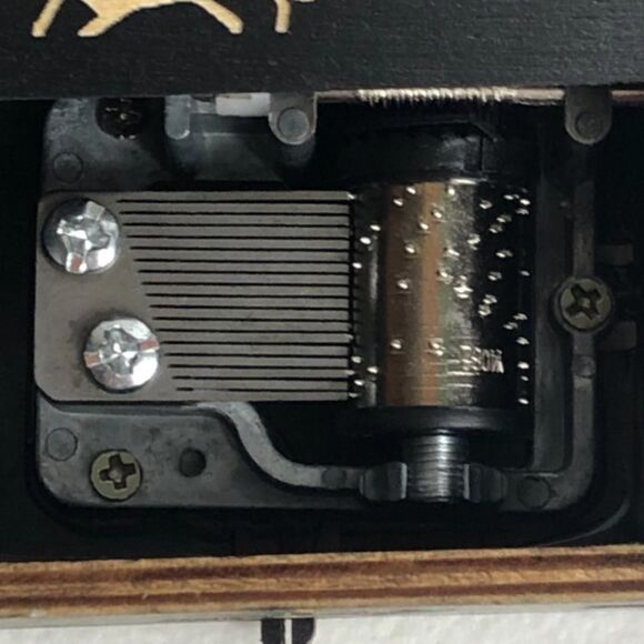 Zelda Breathe Of Wind Hand Crank Music Box Black Gaming Link - Picture 4 of 9